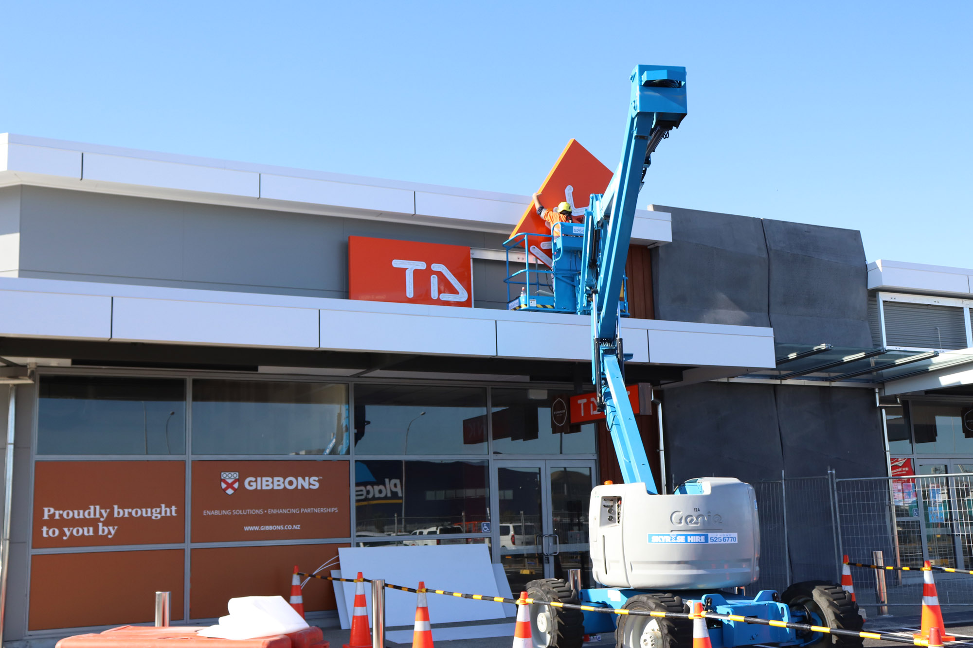 Tank juice shop front. Internally lit 3D lettering and installation by Xtream signs
