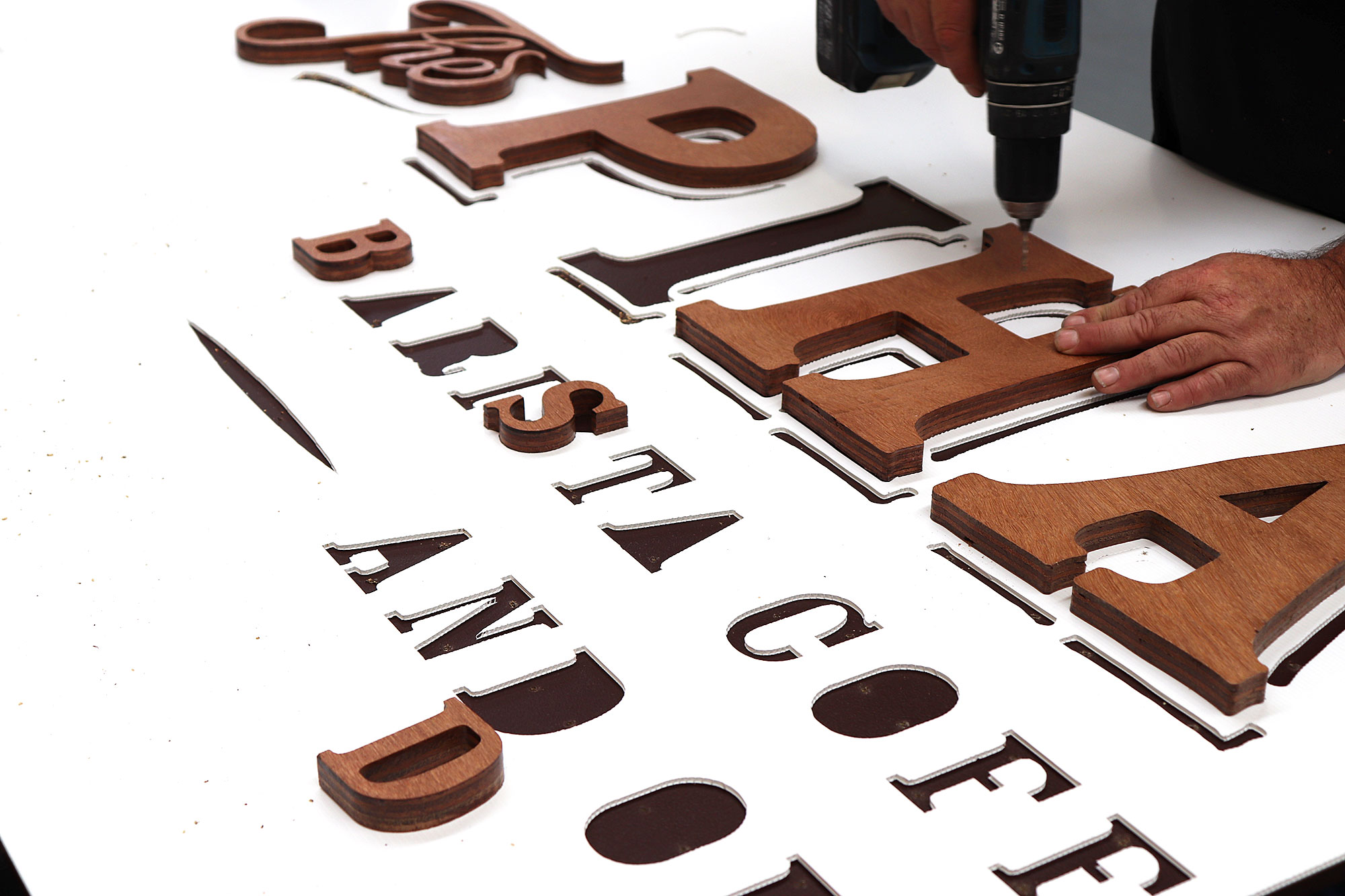 Piha store sign - production